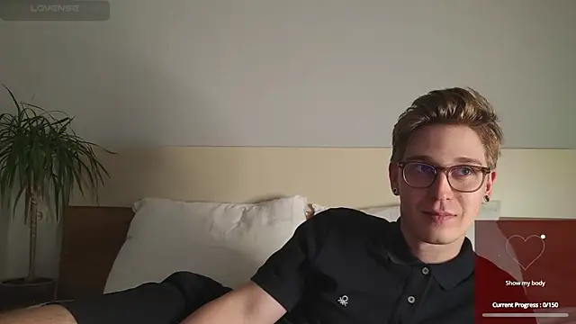 Snapshot of Shirizi chatting on November 9, 2:54 pm Shirizi online show from November 9, 2:54 pm