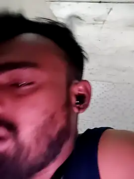 Snapshot of rayhan085 chatting on February 15, 8:22 am rayhan085 online show from February 15, 8:22 am