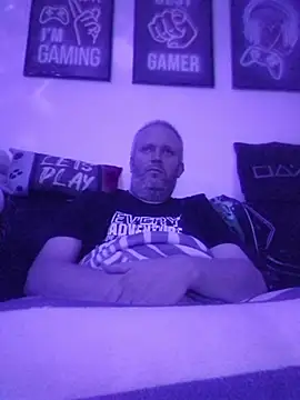 ShyBoy1982 online show from October 18, 9:17 pm