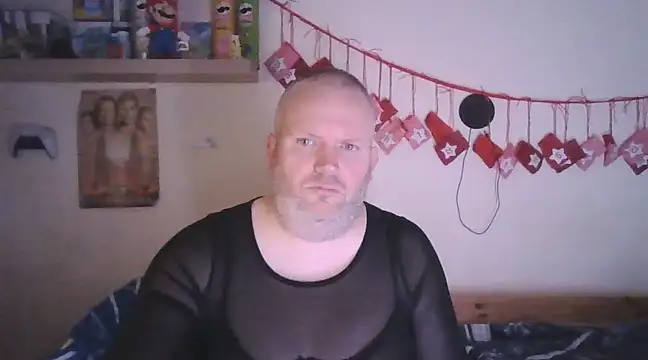 ShyBoy1982 online show from February 23, 4:39 am