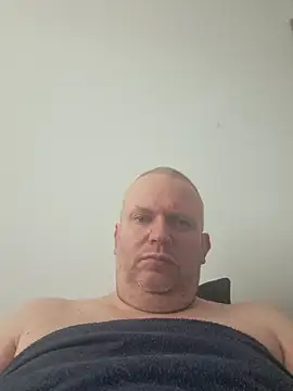 ShyBoy1982 online show from February 9, 1:09 pm