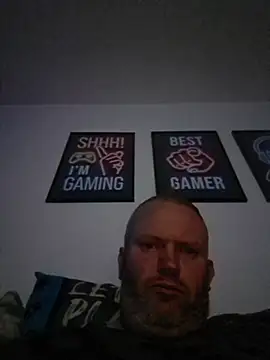 ShyBoy1982 online show from November 14, 10:13 pm