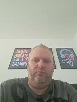 ShyBoy1982 online show from November 6, 1:15 pm