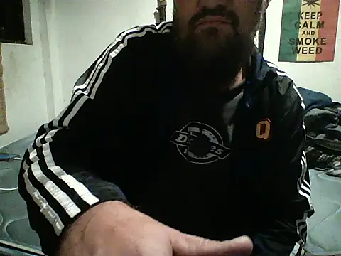 Snapshot of LECHEBALLS chatting on October 28, 7:40 am LECHEBALLS online show from October 28, 7:40 am