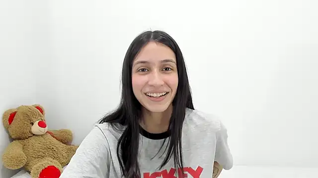 Snapshot of ericbana__ chatting on January 12, 2:45 am ericbana online show from January 12, 2:45 am