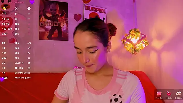 Snapshot of Ari_Baker chatting on February 18, 10:14 pm Ari Baker online show from February 18, 10:14 pm