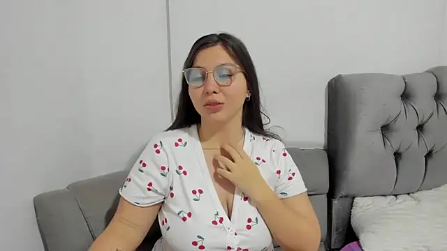 Emily Rowley online show from December 15, 3:45 am