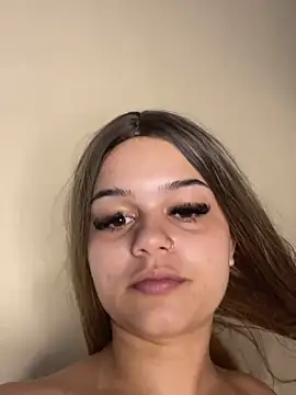 Lolacavalona online show from December 3, 4:22 pm