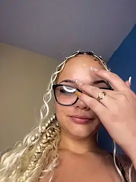 Lolacavalona online show from December 29, 7:53 pm