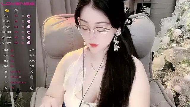 Snapshot of Monica-888 chatting on September 19, 6:17 am Monica-888 online show from September 19, 6:17 am