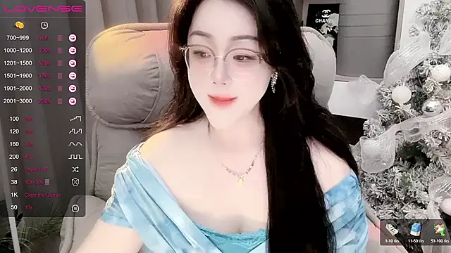 Snapshot of Monica-888 chatting on September 9, 5:06 am Monica-888 online show from September 9, 5:06 am