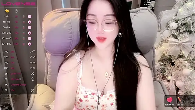 Snapshot of Monica-888 chatting on October 15, 5:17 am Monica-888 online show from October 15, 5:17 am