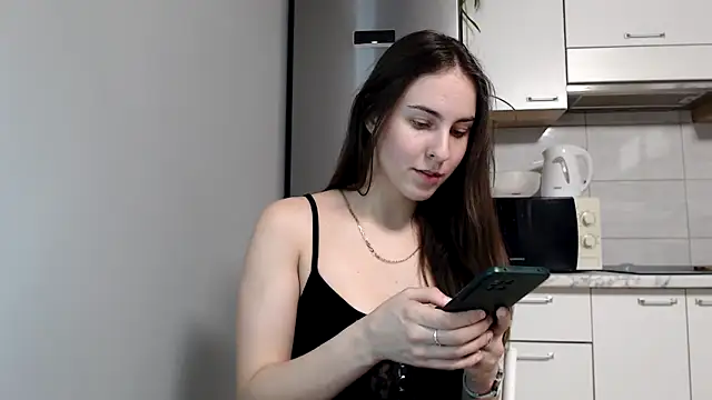 Snapshot of SierraSky_ chatting on February 8, 6:11 pm SierraSky online show from February 8, 6:11 pm
