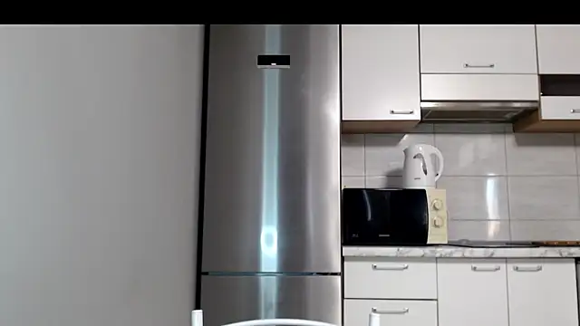 Snapshot of SierraSky_ chatting on June 18, 5:18 pm SierraSky online show from June 18, 5:18 pm