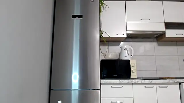 Snapshot of SierraSky_ chatting on November 13, 6:12 pm SierraSky online show from November 13, 6:12 pm