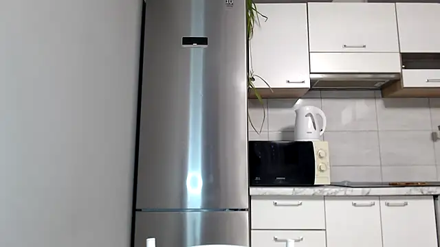 Snapshot of SierraSky_ chatting on October 27, 6:09 pm SierraSky online show from October 27, 6:09 pm