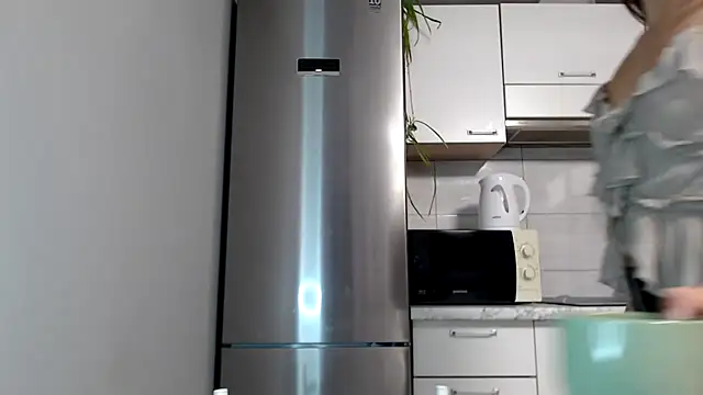 Snapshot of SierraSky_ chatting on October 16, 5:10 pm SierraSky online show from October 16, 5:10 pm