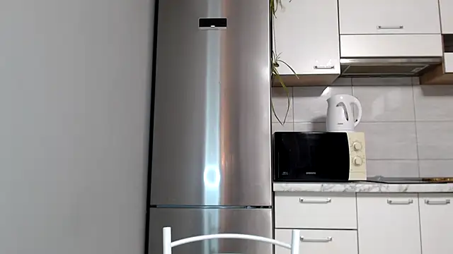 Snapshot of SierraSky_ chatting on December 14, 6:13 pm SierraSky online show from December 14, 6:13 pm