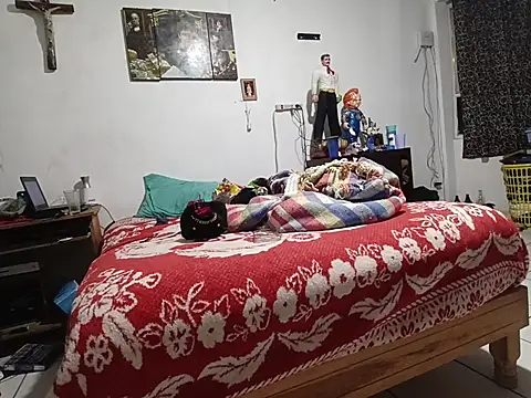 jperezofficial1 online show from December 3, 6:47 am