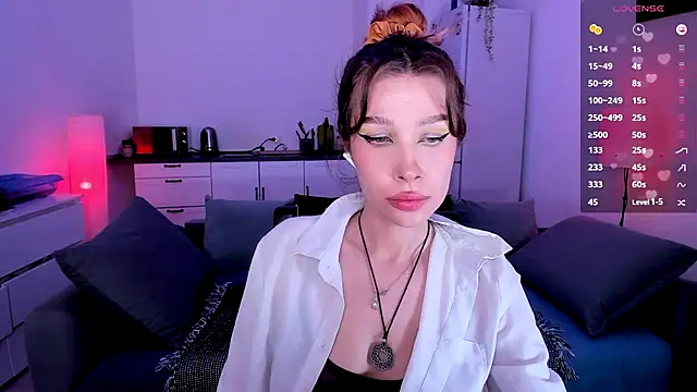 tenderdreams online show from October 9, 9:15 pm