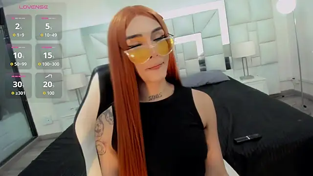 AdharaaMoon online show from November 13, 7:18 pm