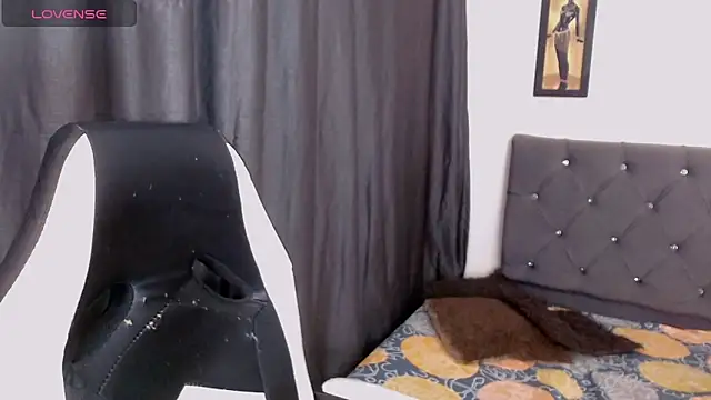 AdharaaMoon online show from October 25, 7:14 pm