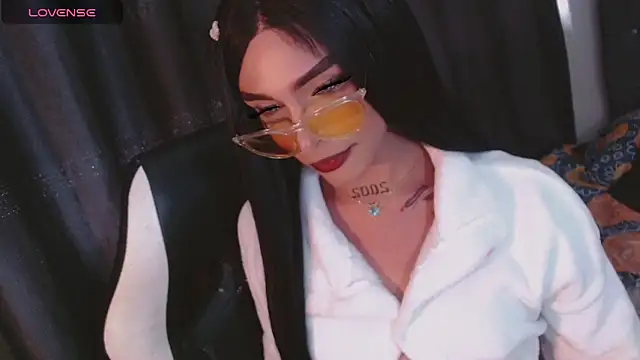 AdharaaMoon online show from November 4, 7:06 pm