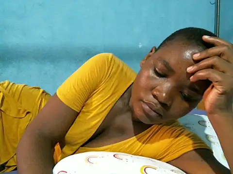 Snapshot of cocolicky chatting on February 2, 5:50 am cocolicky online show from February 2, 5:50 am