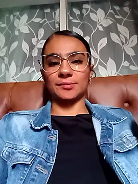 Leslly  online show from January 11, 8:27 pm