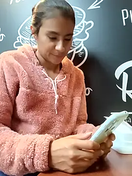 Snapshot of Leslly_ chatting on September 26, 11:22 pm Leslly online show from September 26, 11:22 pm