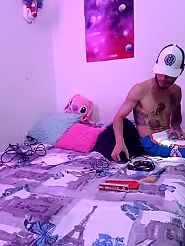 Snapshot of Leslly_ chatting on March 22, 6:47 pm Leslly online show from March 22, 6:47 pm