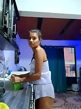 Snapshot of Leslly_ chatting on November 28, 11:21 am Leslly online show from November 28, 11:21 am