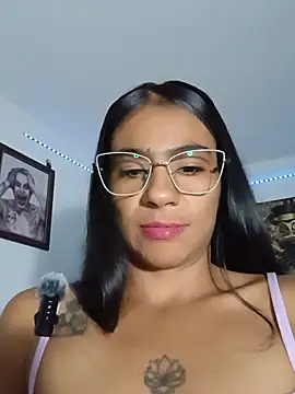 Leslly  online show from July 9, 11:20 am