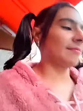 Snapshot of Leslly_ chatting on September 26, 11:06 am Leslly online show from September 26, 11:06 am