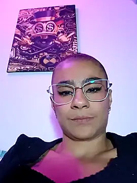 Leslly  online show from April 10, 10:55 am