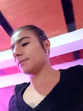 Snapshot of Leslly_ chatting on September 19, 11:42 pm Leslly online show from September 19, 11:42 pm