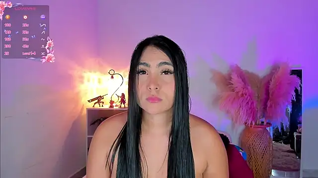 Snapshot of Sarahballiston_ chatting on February 22, 3:45 am Sarahballiston online show from February 22, 3:45 am