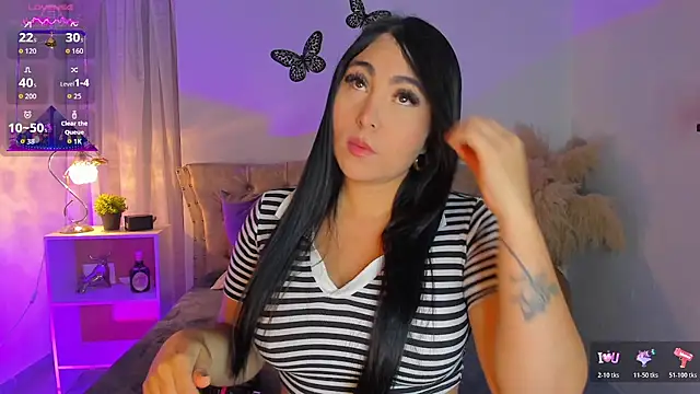 Snapshot of Sarahballiston_ chatting on November 27, 12:33 am Sarahballiston online show from November 27, 12:33 am