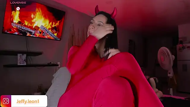 Snapshot of danna_v chatting on November 30, 5:30 am danna v online show from November 30, 5:30 am