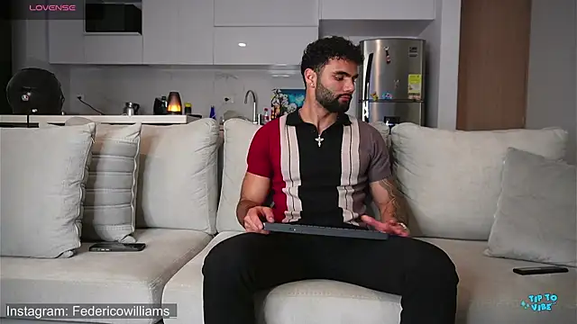 Derek w online show from December 21, 1:08 am