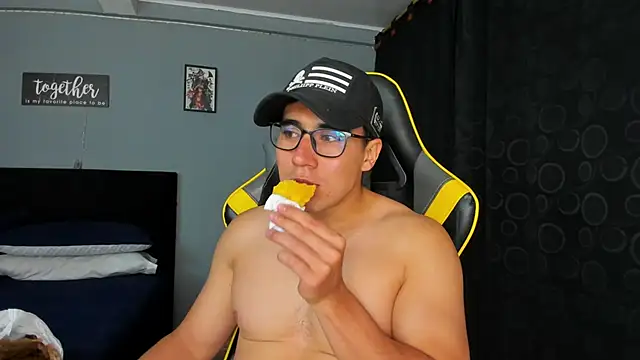 owengray2n online show from September 19, 2:15 am