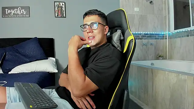 owengray2n online show from February 20, 4:18 am