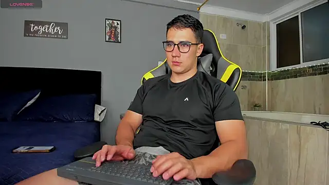 owengray2n online show from February 28, 4:43 am