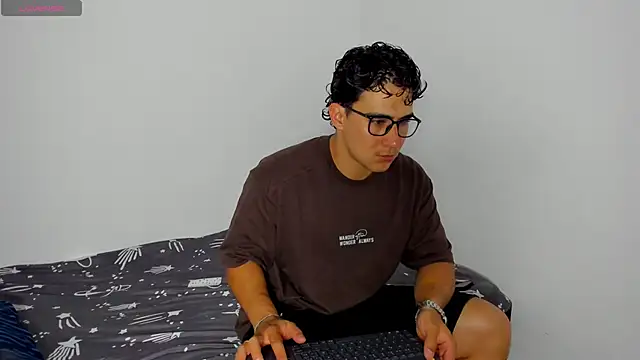 owengray2n online show from January 11, 4:08 am