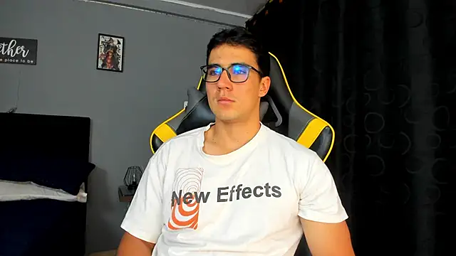 owengray2n online show from September 30, 12:49 am