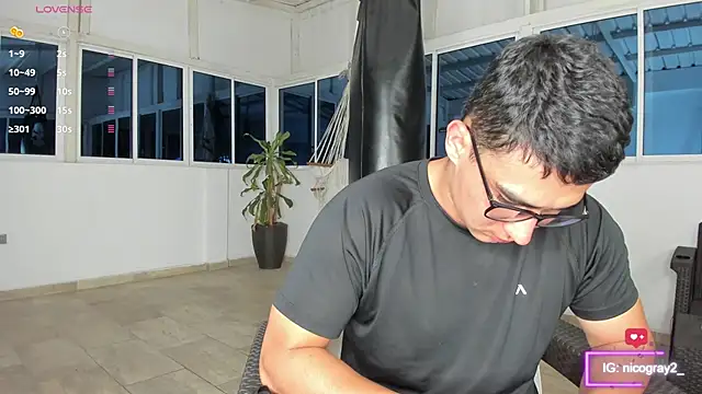 owengray2n online show from March 13, 1:54 am