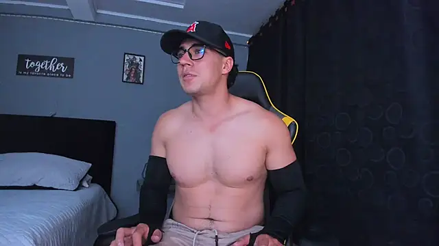 owengray2n online show from November 30, 3:29 am