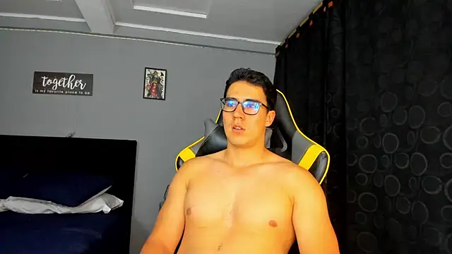 owengray2n online show from September 24, 2:07 am