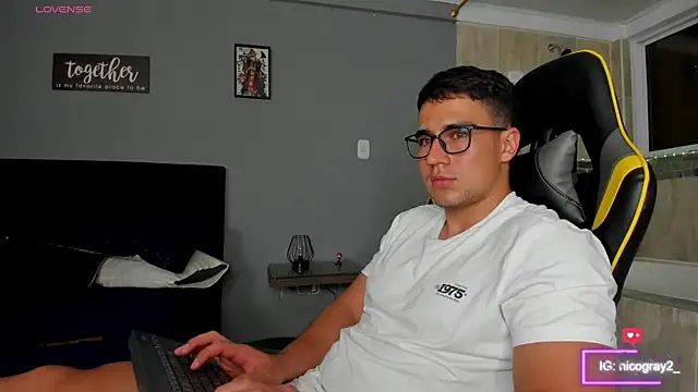 owengray2n online show from February 27, 5:18 am