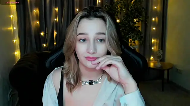Snapshot of Sinty_Noria chatting on February 28, 4:10 am Sinty Noria online show from February 28, 4:10 am